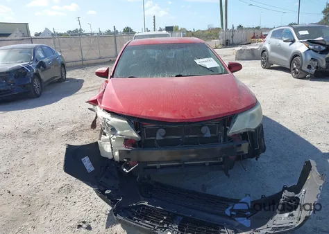 2013 Toyota Camry Hybrid Xle z USA, uszkodzony, nr VIN 4T1BD1FK9DU063832